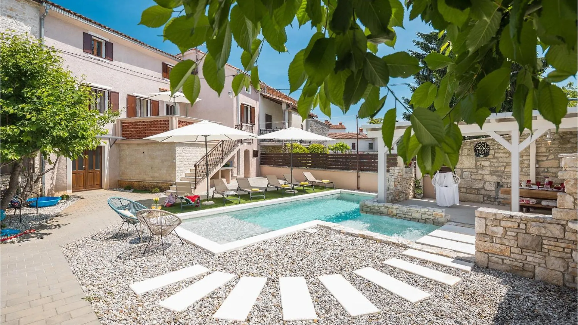 4 Bedroom Cozy Home In Peresiji 0*,  Croatia